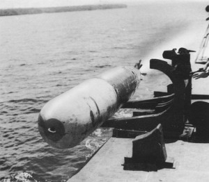 zrzut torpedy z kutra torpedoweg o PT